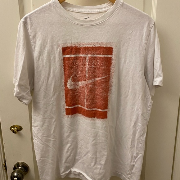 Nike court logo tennis tee. Size medium